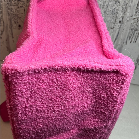 Barbie Pink Overnight Bag Lg Soft Textured Loops Barbie Core Crossbody Strap - Picture 8 of 12